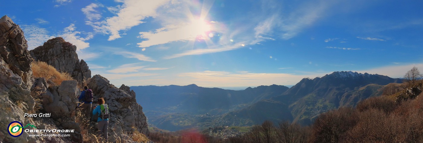 50 Passaggio su tratto di sentiero  tra torrioni e roccioni.jpg